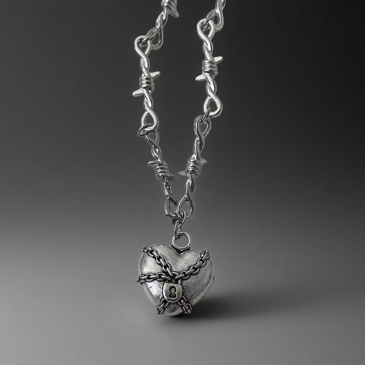 Cyberpunk Liquid Metal Necklace - Gothic Y2K Thorn Heart & Star Pendant - Unisex Grunge Streetwear Jewelry - Unique Punk Gift for Friend（Thorn Heart Chain）