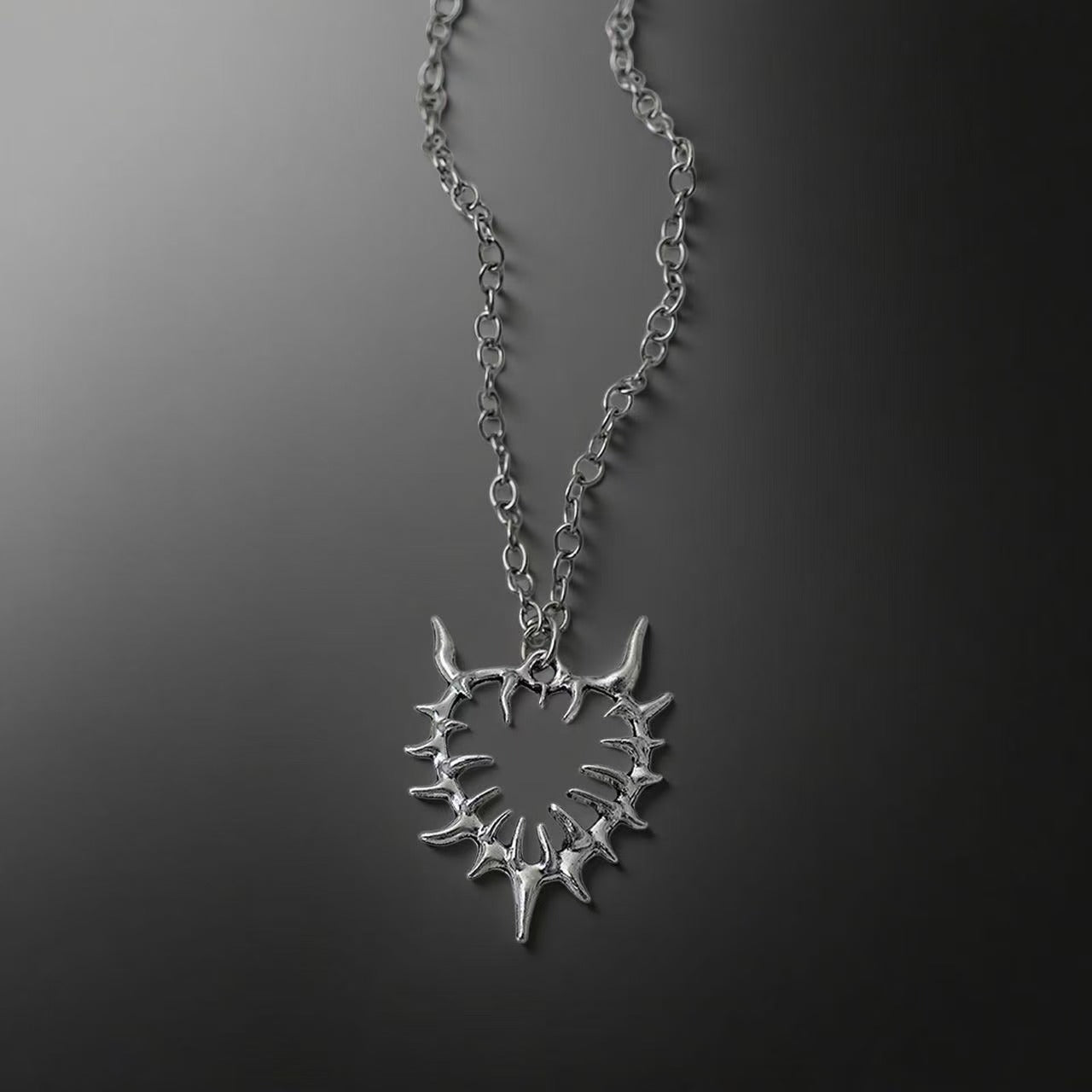 Cyberpunk Liquid Metal Necklace - Gothic Y2K Thorn Heart & Star Pendant - Unisex Grunge Streetwear Jewelry - Unique Punk Gift for Friend（Spiky Hollow Heart）