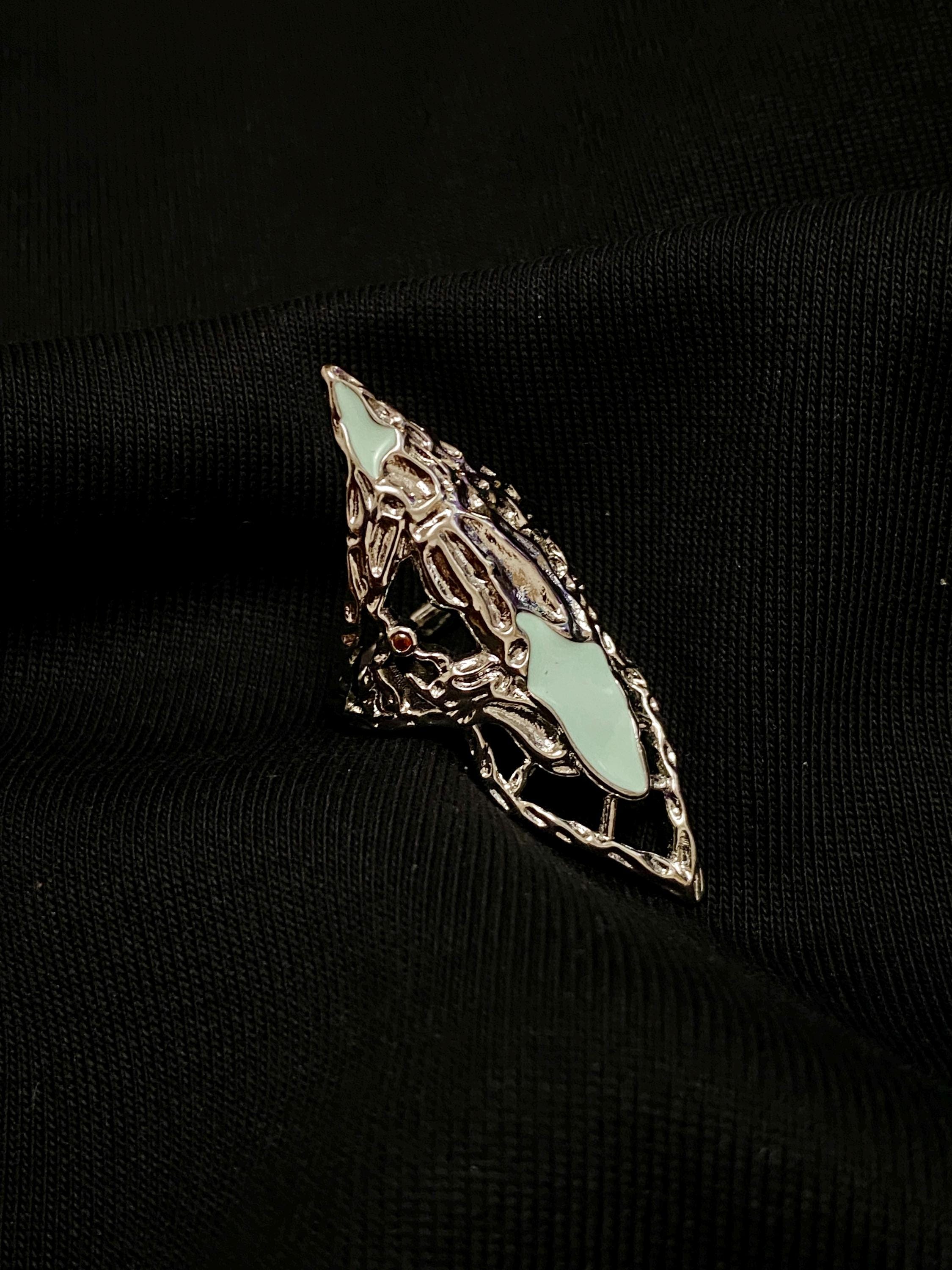 Liquid Metal Armor Nail Ring | Aesthetic Shield Claw Ring | Adjustable Statement Jewelry for Men & Women | Cyberpunk Gift