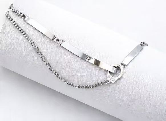 Chains | polished-silver | Cybernicho | Molten Shackle Industrial Link | liquid-metal-clasp-detail