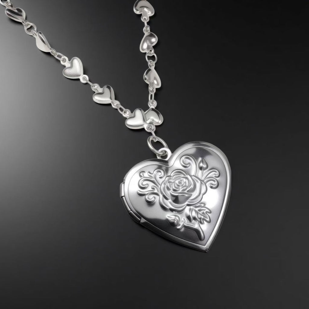Chains | vintage-silver | Cybernicho | Relic Heart Floral Locket | heart-link-chain-detail