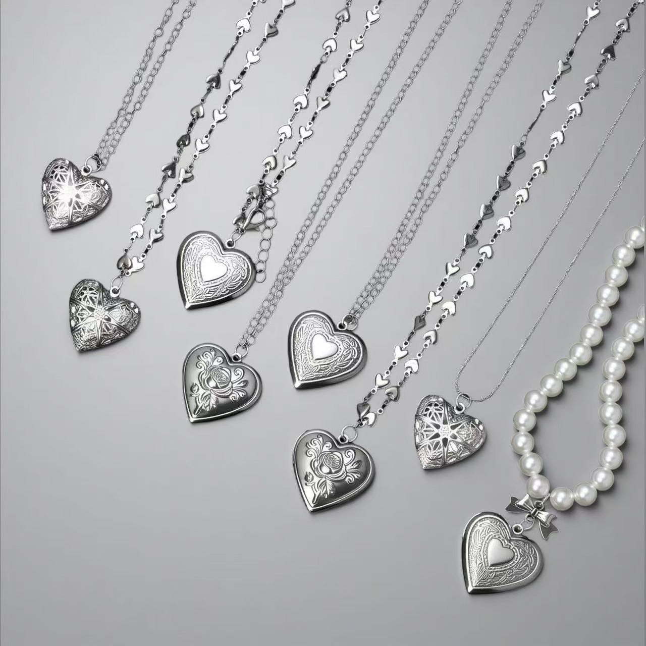 Chains | vintage-silver | Cybernicho | Relic Heart Floral Locket | heart-link-chain-detail