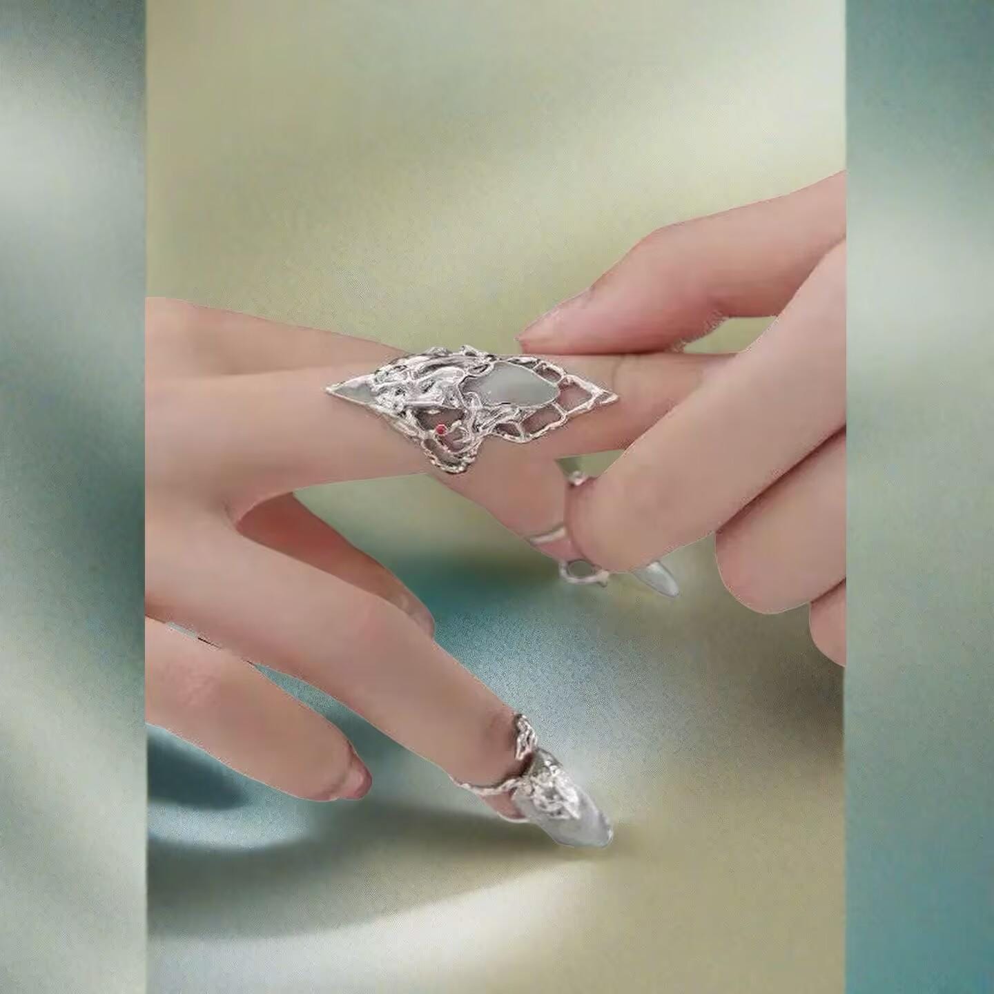 Full Finger Ring | silver | Cybernicho | Molten Aegis Cybernetic Armor | adjustable-liquid-metal-knuckle-shield