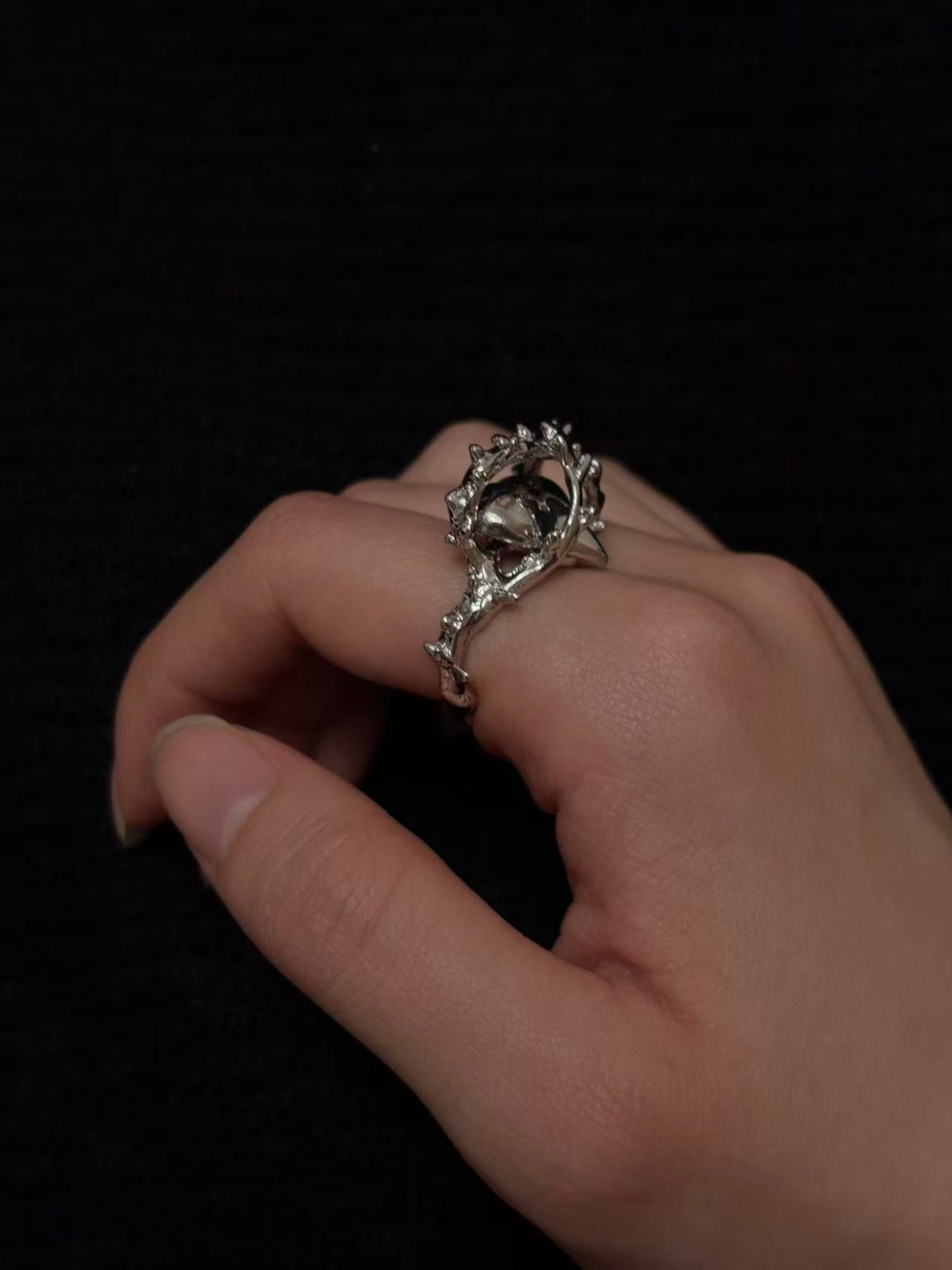 Rings | black-silver | Cybernicho | Molten Thorn Obsidian Heart Ring | sturdy-liquid-metal-thorn-jewelry