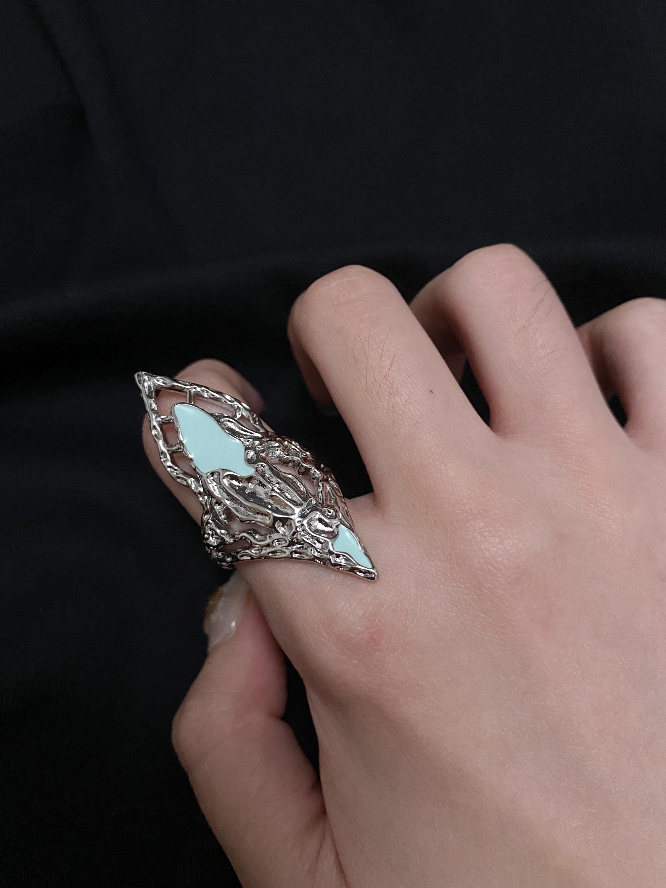 Liquid Metal Armor Nail Ring | Aesthetic Shield Claw Ring | Adjustable Statement Jewelry for Men & Women | Cyberpunk Gift
